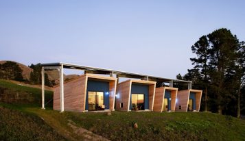 “La firma de arquitectos Arquitectura CCS ha completado el Diane Middlebrook Memorial Building en Woodside, California, EE.UU.”