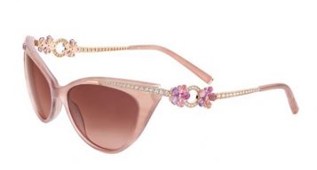 “La colección “Le Gemme” de Bvlgari, es una colección sin precedentes. Gafas de sol con monturas que lucen exultantes, oro y piedras preciosas.”