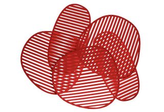 “La lámpara de pared o aplique Nuage, del diseñador italiano Philippe Nigro se inspira idealmente en el Optical Art, movimiento artístico de vanguardia de la década de los sesenta.”