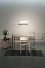 “La estación de trabajo Unplugged, creada por el diseñador Eddi Törnberg, busca y examina la posibilidad de trasladar el diseño y la producción de energía sostenible.”