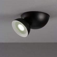 “Aplique que permite dirigir la luz sobre 360º alrededor de su eje rotacional.”