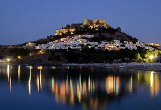 “La Nochevieja se aprovecha cada vez más para viajar y celebrar las fiestas fuera de casa. Aquí recomendamos los top 10 destinos para celebrar el fin de año y tener una experiencia recomendable.”