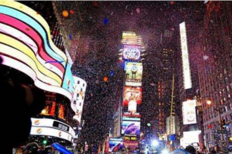 “La Nochevieja se aprovecha cada vez más para viajar y celebrar las fiestas fuera de casa. Aquí recomendamos los top 10 destinos para celebrar el fin de año y tener una experiencia recomendable.”