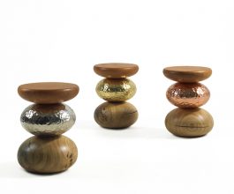 "Presentada recientemente en el London Super Brands, la nueva y fantástica colección de muebles del extraordinario diseñador Pedro Sousa, el diseñador portugués, que lleva la fusión entre lo natural y moderno a un nuevo nivel de expresión."