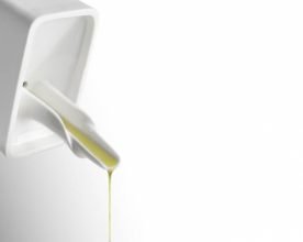 “Pero los que saben muy bien lo apreciado que es el llamado oro verde fuera de nuestras fronteras son los del estudio creativo CuldeSac encargados del diseño del packaging y de la comunicación de El Mil del Poaig.”