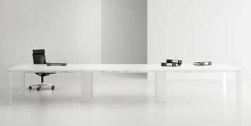 "AGV Estudio está especializado en desarrollar proyectos integrales de diseño industrial, centrados fundamentalmente en los espacios de trabajo y en el mobiliario urbano"