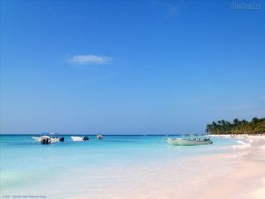“Son el paraíso para quienes no conciben otras vacaciones que no sean junto al mar y pisando arena, destinos donde se multiplican palmeras lánguidas y el sol es una constante.”