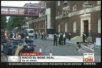 “La duquesa de Cambridge y el príncipe William, nieto mayor de la Reina Isabel de Inglaterra, fueron padres en Londres. Aún se desconoce el nombre del pequeño.”