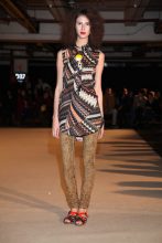 “Mirá la colección otoño invierno 2013 presentada en su local del en el marco de la semana de la moda de Buenos Aires. Lo rústico y lo sofisticado en permanente equilibrio.”