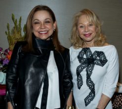 “Saks Fifth Avenue de Bal Harbour fue anfitriona de una recepción privada en honor a la reconocida diseñadora de bolsos de mano Nancy González.”