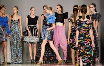 “Ailanto es una firma de moda ubicada en Barcelona desde 1992.”