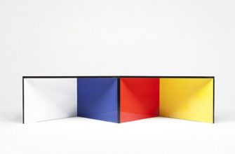 “NZELA es una robusta mesa modular creada por el estudio de diseño KAYIWA y fabricada en contrachapado de abedul Grado A.”