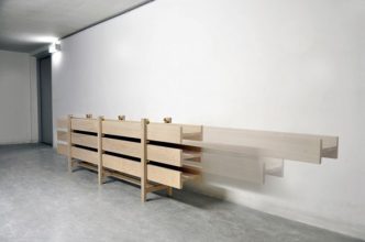 “Con su pieza I-Joist, el diseñador Steven Banken está ampliando la historia de la madera.”