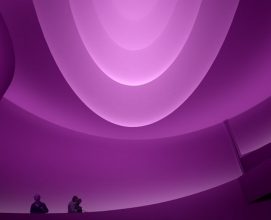 "Con su primera exposición en un Museo de Nueva York desde 1980, James Turrell transformará dramaticamente las sinuosas curvas del Museo Guggenheim."