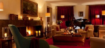 “Viñas a orillas del Duero, una Abadía milenaria, un hotel de máximo lujo: Hotel Abadía Retuerta LeDomaine.”