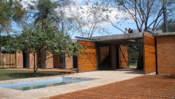 "Un proyecto de arquitectura residencial, la Casa del Pescador por Arq. José Cubilla & Asoc."