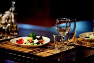 "Más allá de las películas románticas de Hollywood, en la vida real algunas cosas pasan y sí, superan a la ficción."