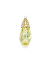 "El exclusivo prendedor Walska Briolette Diamond Brooch es una obra maestra de diseño."