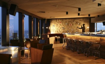 "Con una vista panorámica de Estambul, Mikla es un restaurante de lujo."