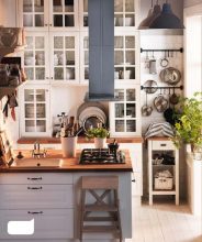 “Las cocinas pequeñas pueden ser tan cómodas, funcionales y parecer tan grandes como deseamos”