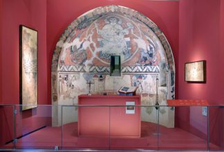 “Barbastro: Conoce el patrimonio de esta hermosa ciudad y recorre las mejores bodegas de la zona, con numerosas actividades de enoturismo.”