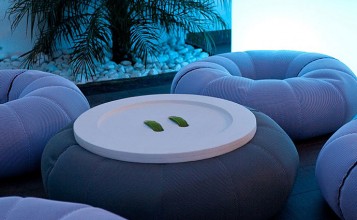 "Una de las últimas novedades de la tienda de mobiliario online es el don-out+mesa."