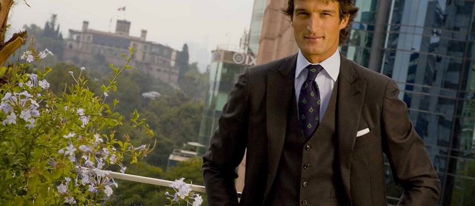 "A todo color es el título del último post de Rafael de Medina en la sección ¡Hola! Fashion"