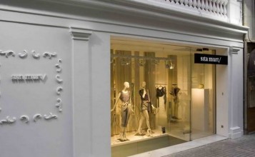 "Estudi Ribaudí es el estudio de que ha llevado a cabo el proyecto de interiorismo de la cuarta tienda de la diseñadora de moda Sita Murt en Barcelona"