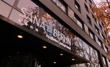 "El proyecto de interiorismo desarrollado por Francesc Rifé en el Hotel Sana de Berlín no podría describirse si no de riguroso y equilibrado"