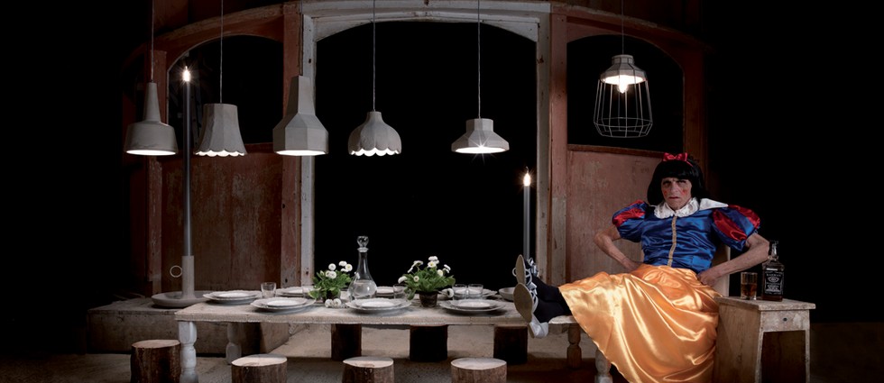 "Pisolo, Mammolo, Gongolo, Eolo, Brontolo, Cucciolo, Dotto y Biancaluce componen 'Settenani y Biancaluce': una colección de cuento."