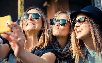 "Hay determinadas cosas que todos queremos en nuestra galería de fotos, como por ejemplo el selfie, una de las fotos más repetidas este verano por todos"
