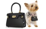 "Un lujoso bolso de marca puede ser una atrevida declaración de moda, y aun más si su perro también llevará una réplica en miniatura de tu bolso."