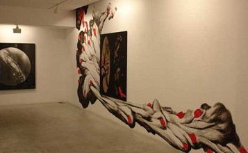 "Adora Calvo es una galería de Arte Contemporáneo que está ubicada en un sitio de lujo, frente al Convento de San Esteban."