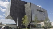 "El estudio barcelonés realiza la arquitectura y el interiorismo de este nuevo edificio de la capital aragonesa."