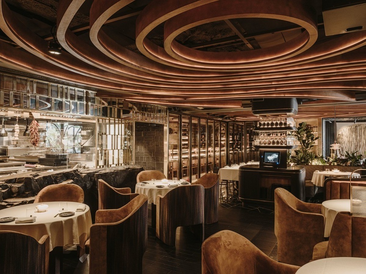 Restaurante lujuoso Leña un nuevo e impresionante espacio en Marbella