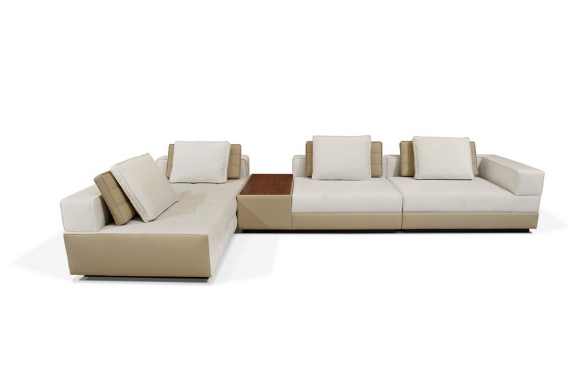 Capuchin: La Esencia de un Diseño de Interiores moderno con el nuevo Sofa de Caffe Latte